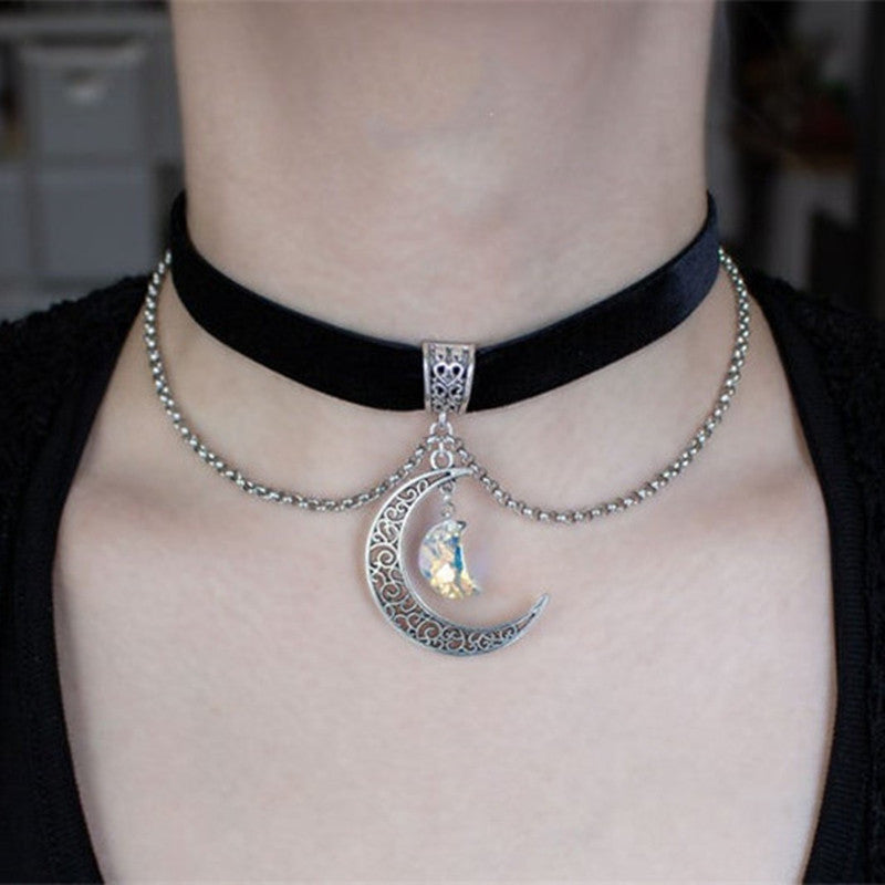 Black Moon Velvet Necklace